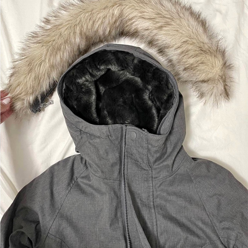 Aritzia TNA summit avoriaz vail Charcoal Jacket / parka with Faux Fur Trim